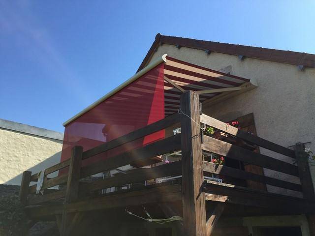 Volets et stores terrasses rouge